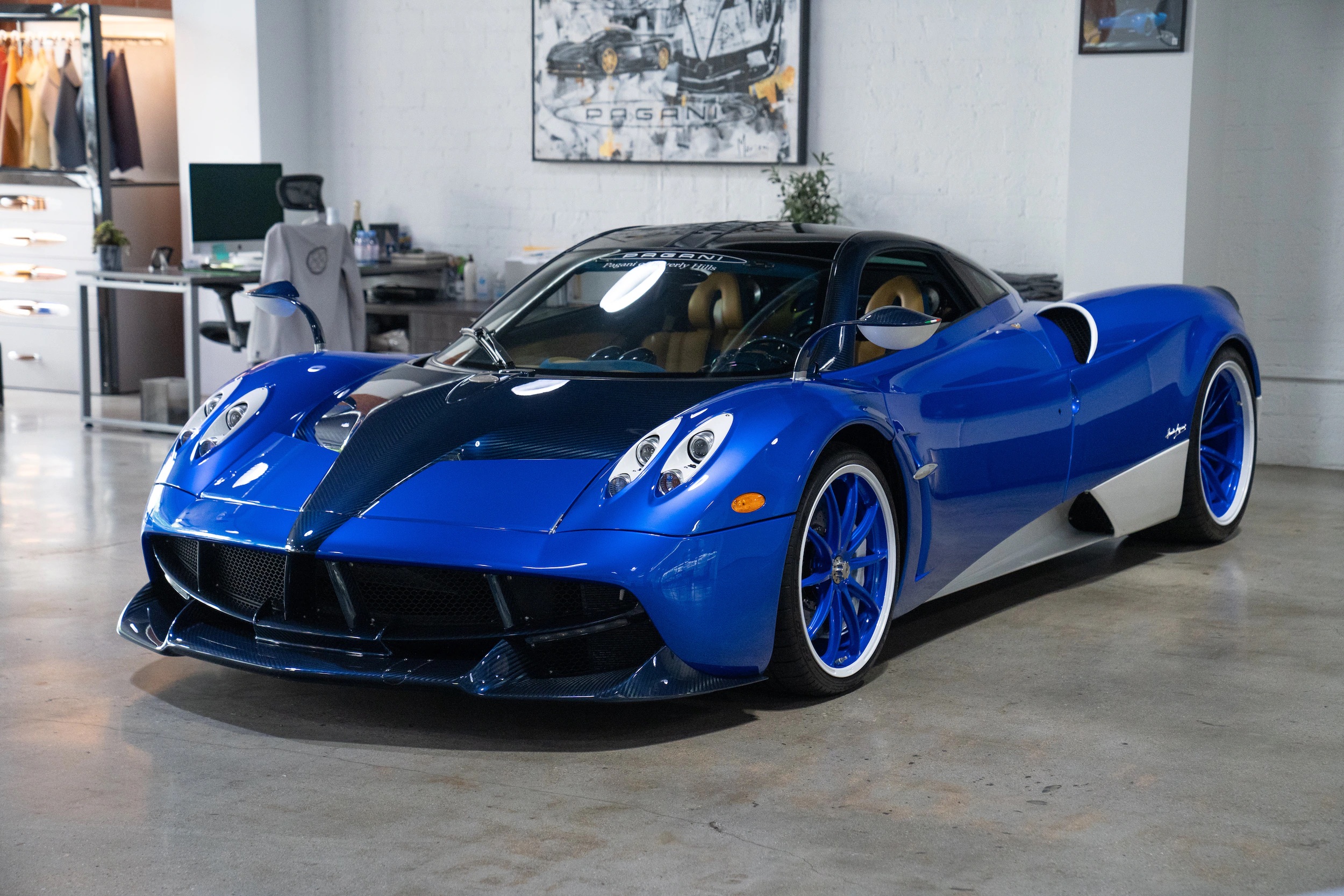 2014 Pagani Huayra “Oceano Pacifico 1 of 1”, 4/8