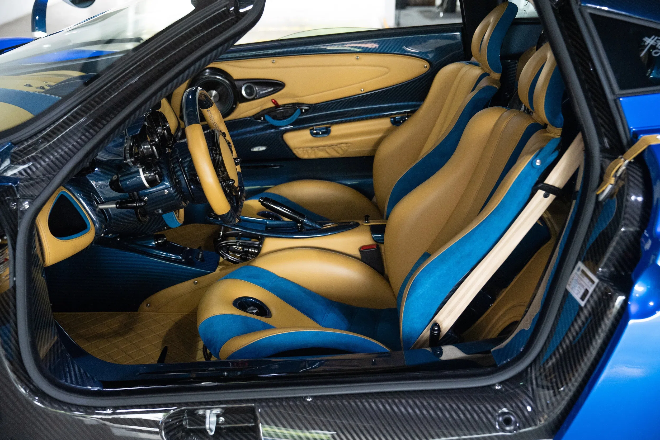 2014 Pagani Huayra “Oceano Pacifico 1 of 1” interior, seats