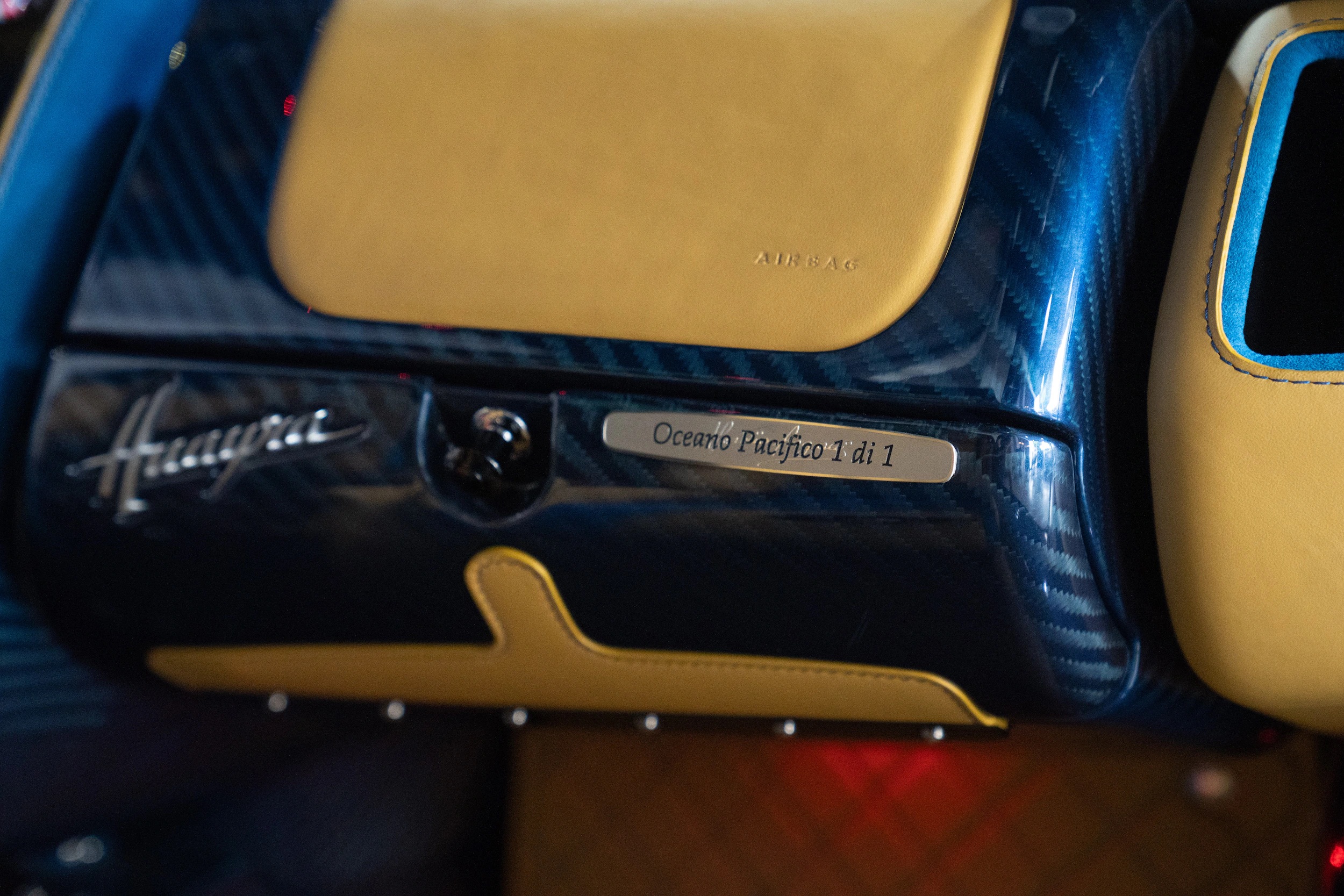 2014 Pagani Huayra “Oceano Pacifico 1 of 1”, 7/8