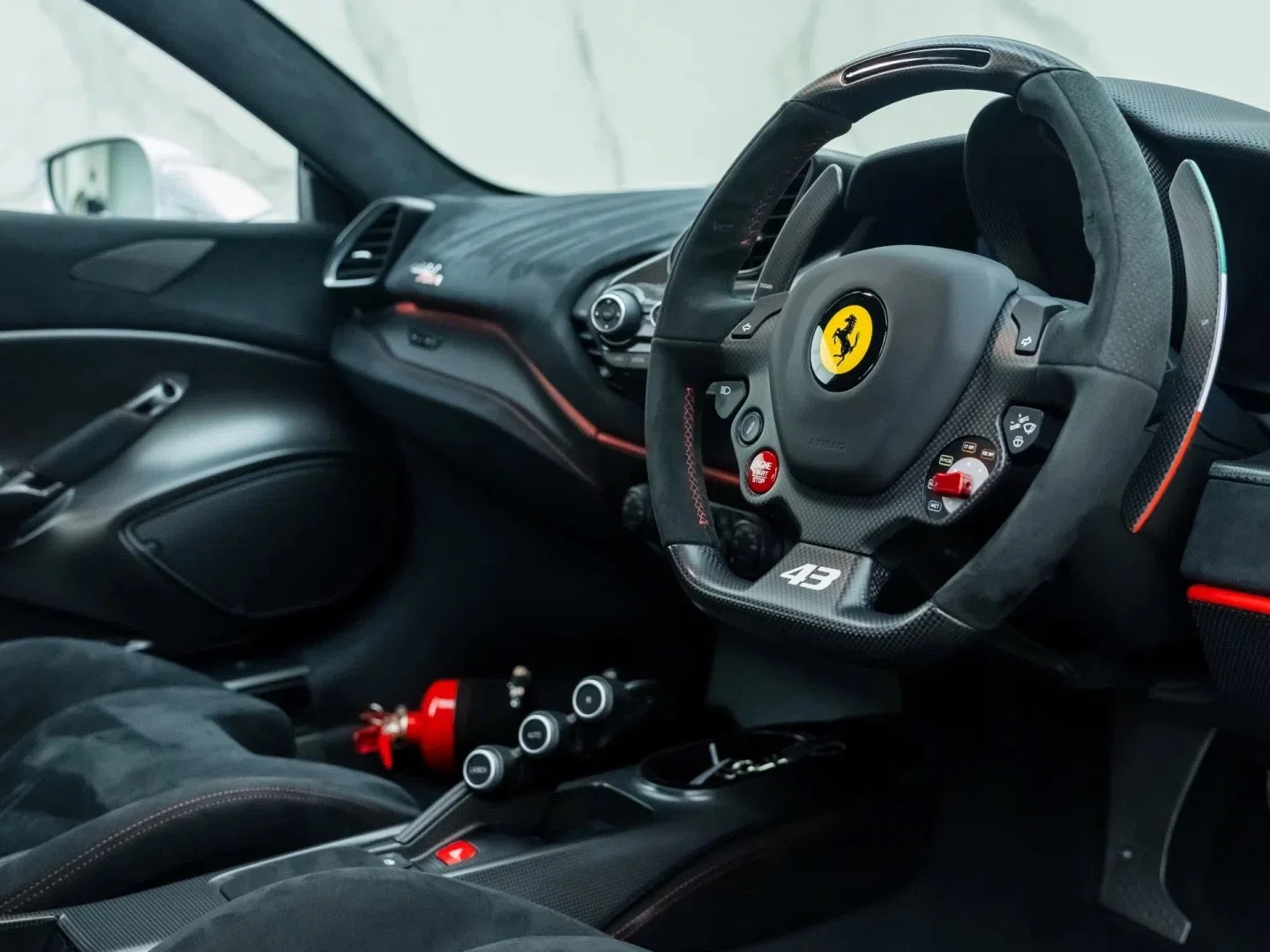 2019 Ferrari 488 Pista Piloti interior, Nero Alcantara