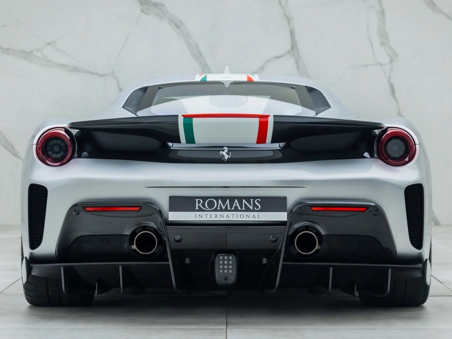 2019 Ferrari 488 Pista Piloti, 17/20