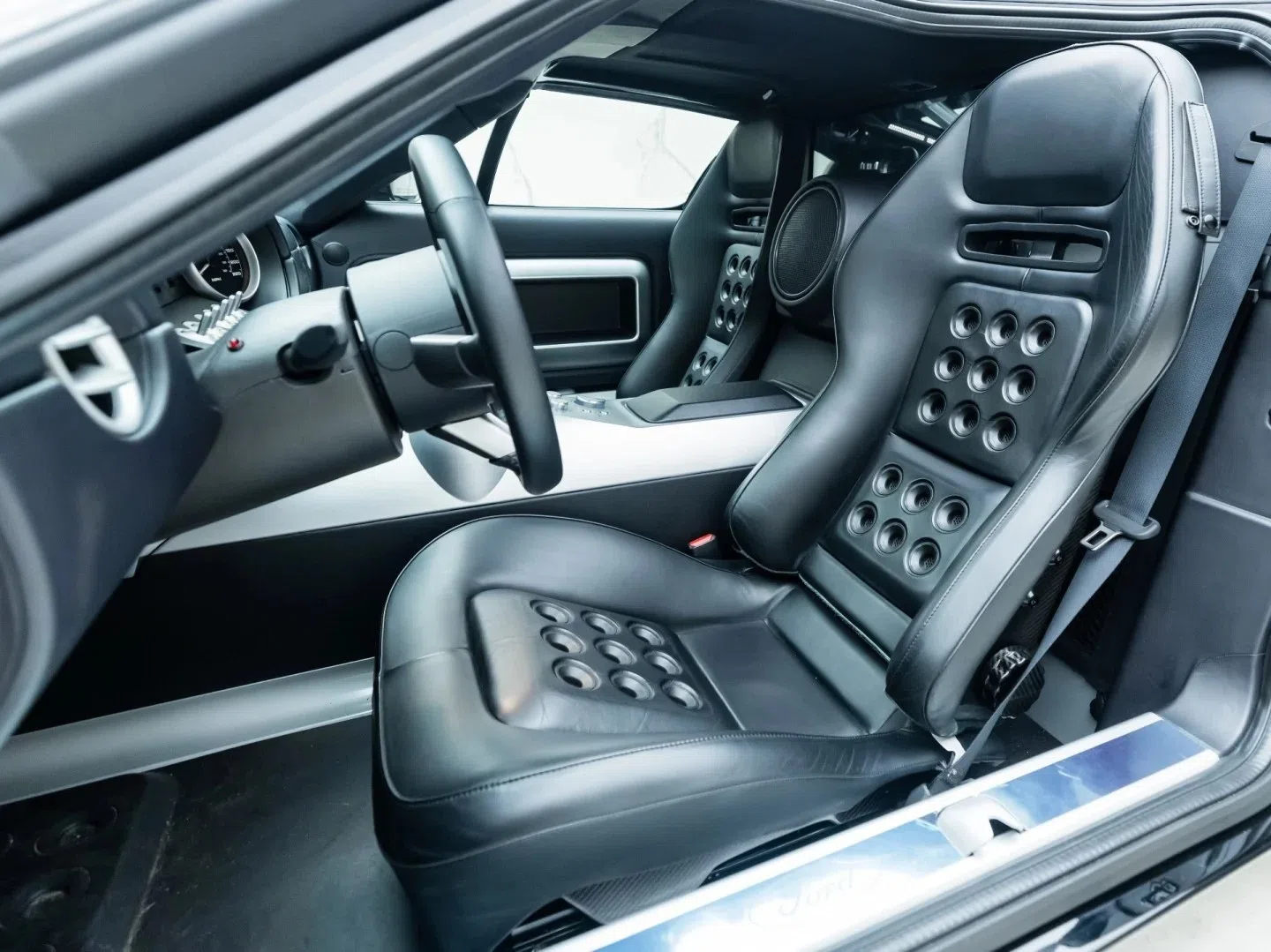 2006 Ford GT interior, Ebony Leather