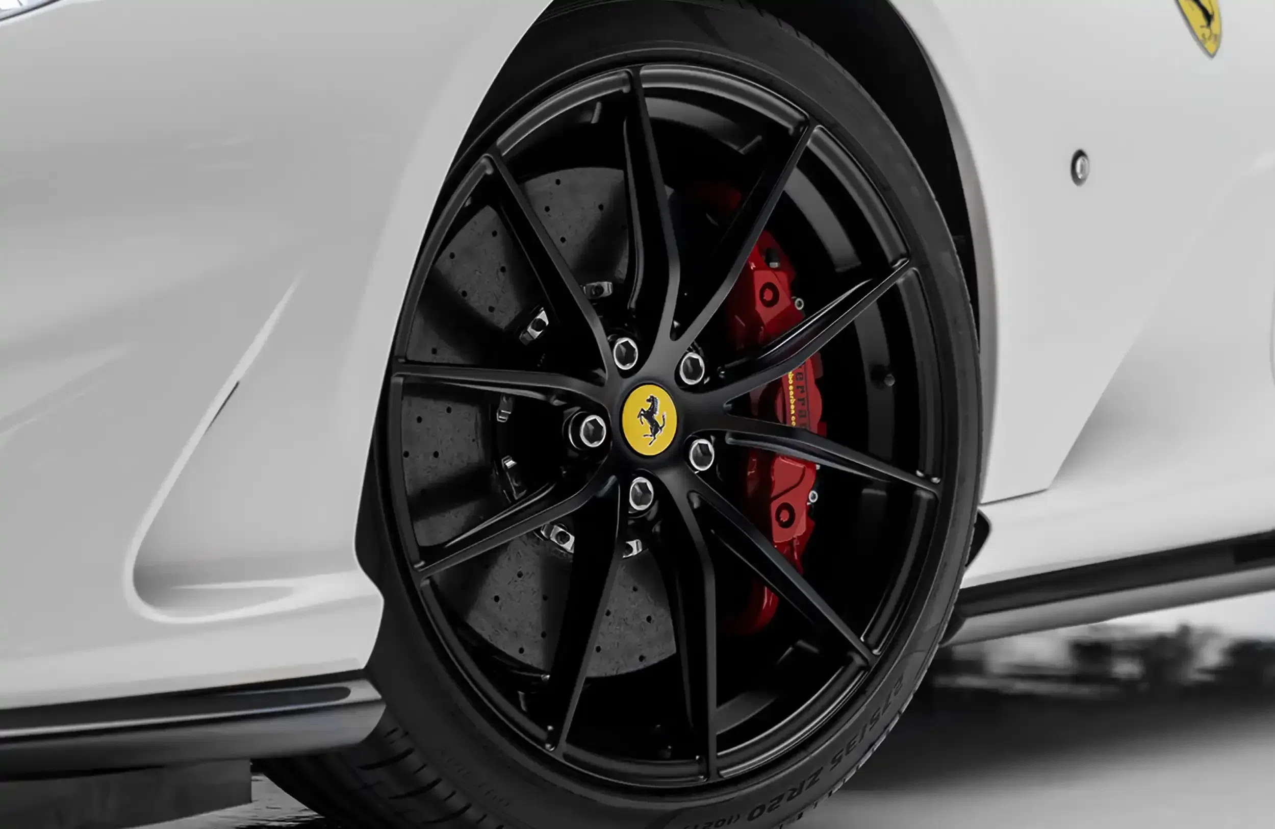 2021 Ferrari 812 GTS wheel