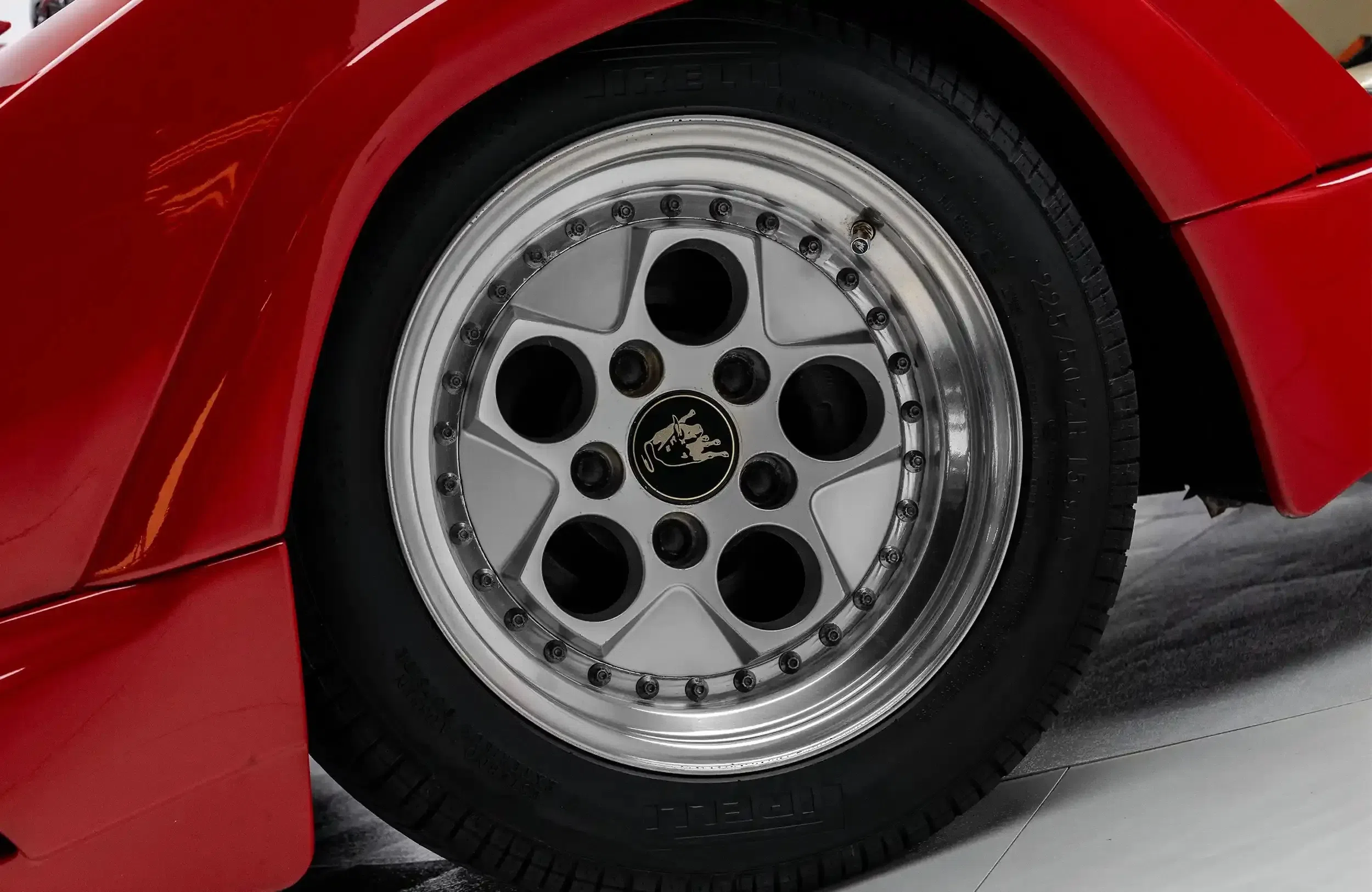 1988 Lamborghini Countach 25th Anniversary wheel