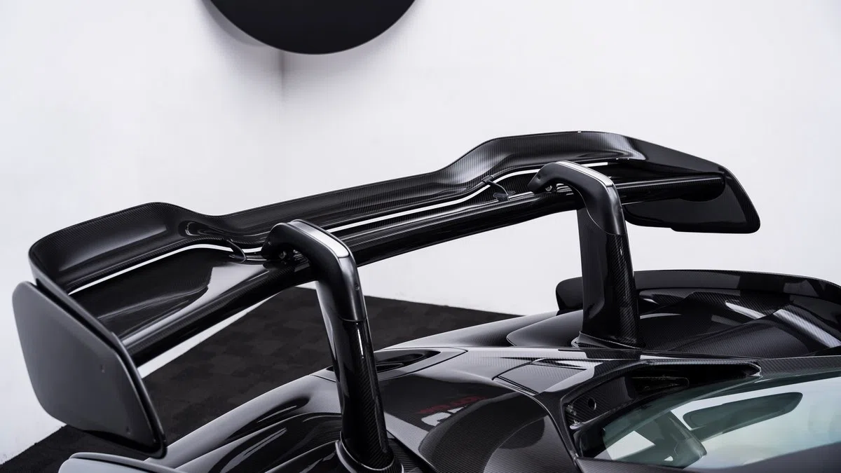 2019 McLaren Senna for sale, exterior, Green Carbon Fiber | Black Carbon Fiber