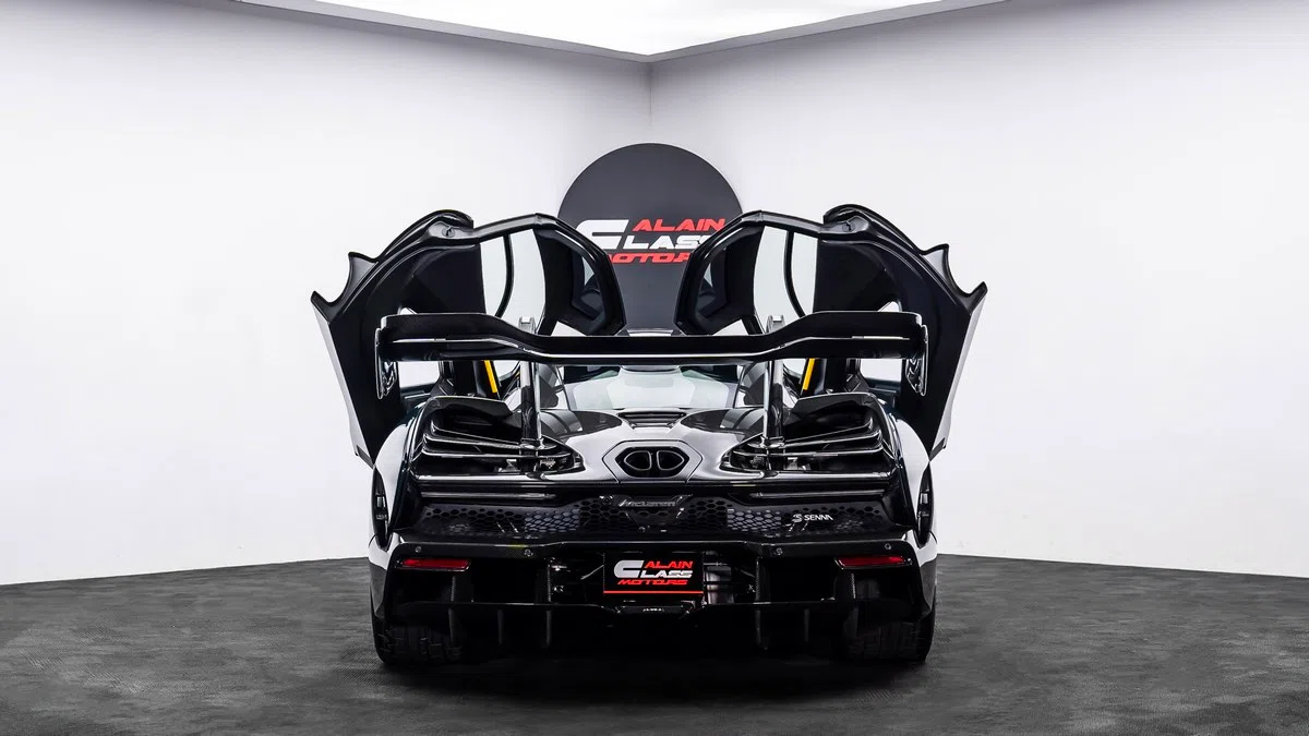 2019 McLaren Senna, rear three-quarter view, Green Carbon Fiber | Black Carbon Fiber