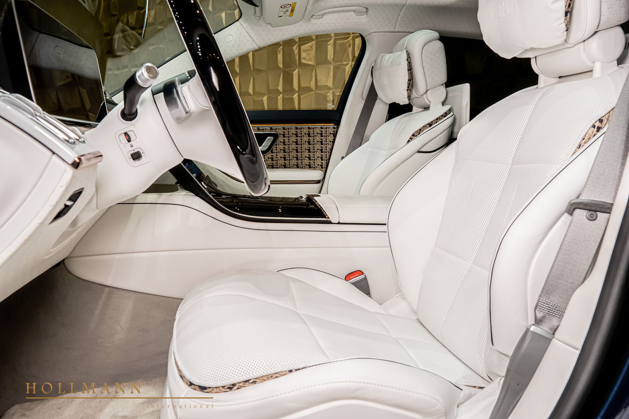 2024 Mercedes-Maybach S 680 Haute Voiture, 38/40