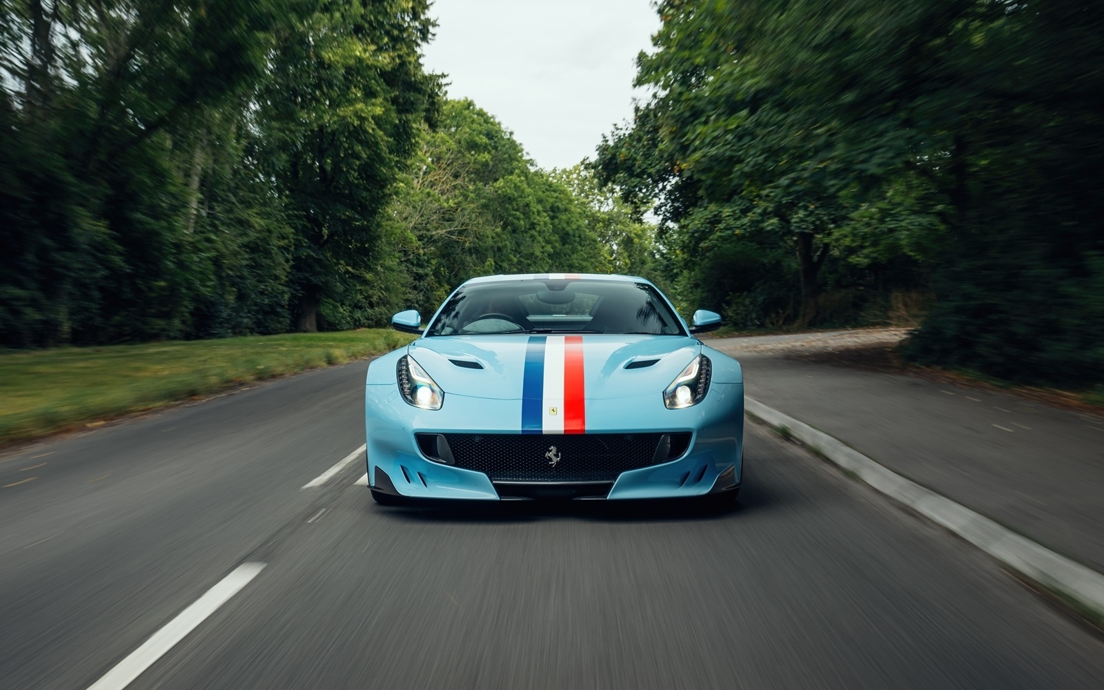 2017 Ferrari F12tdf, 4/7