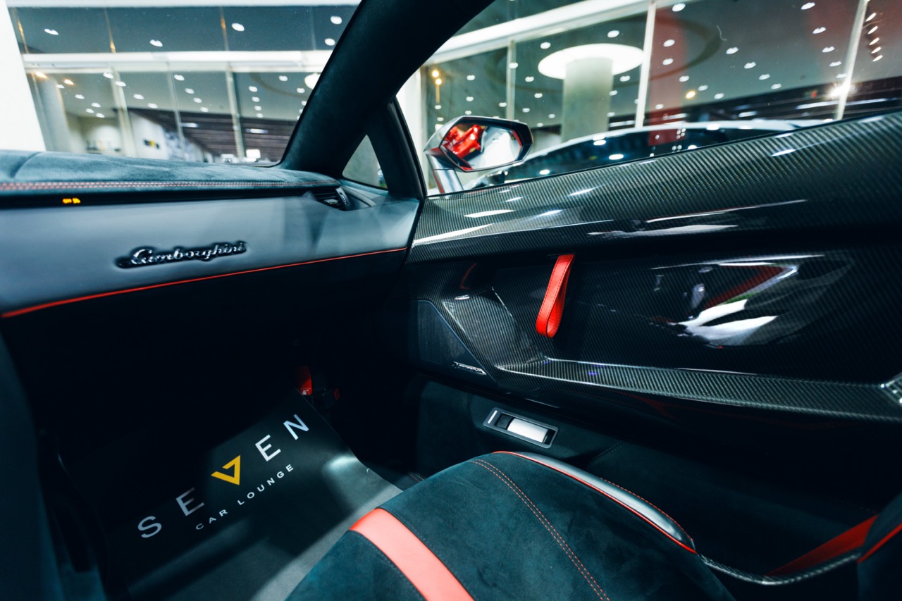 2016 Lamborghini Aventador SV, 12/15