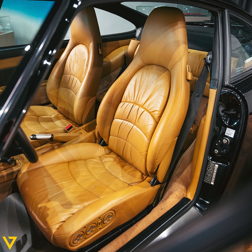1997 Porsche 911 Type 993, 16/17