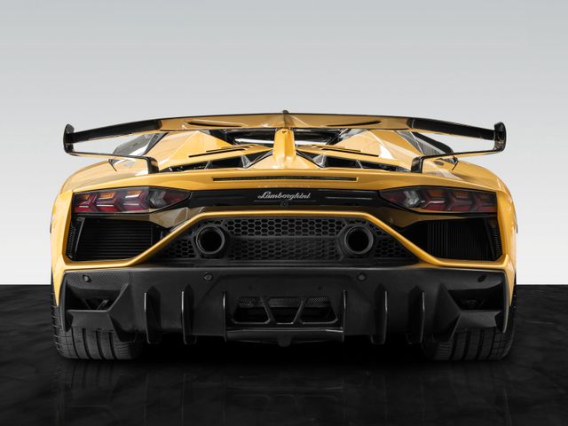 2021 Lamborghini Aventador SVJ Roadster, 2/5