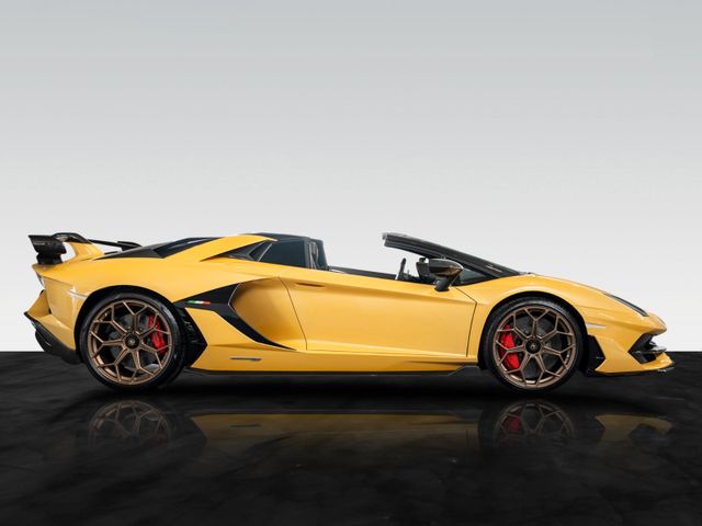 2021 Lamborghini Aventador SVJ Roadster, 4/5