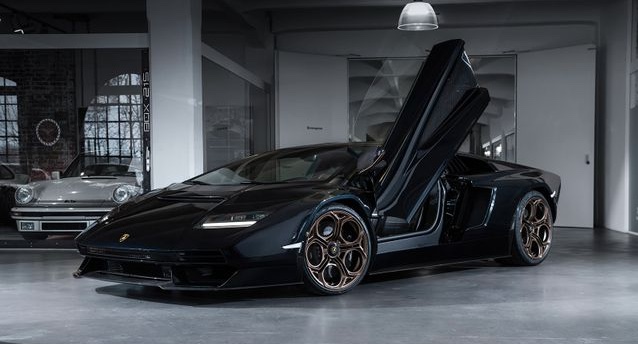 2022 Lamborghini Countach LPI 800-4