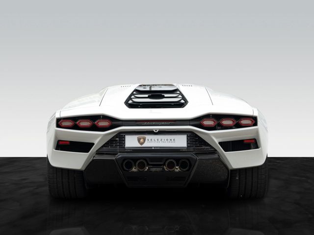 2022 Lamborghini Countach LPI 800-4, 2/6