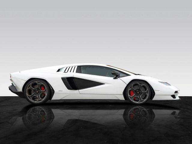 2022 Lamborghini Countach LPI 800-4, 4/6