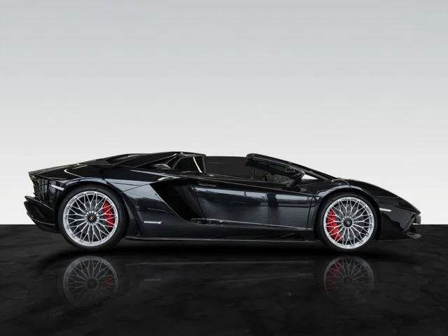 2018 Lamborghini Aventador S Roadster for sale, exterior