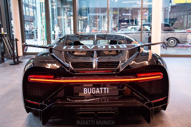 2022 Bugatti Chiron Pur Sport, 2/6