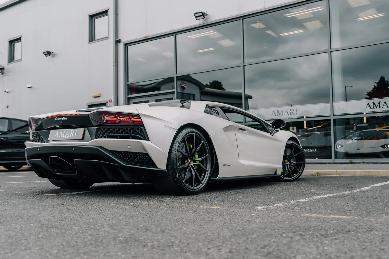 2017 Lamborghini Aventador S, 4/20