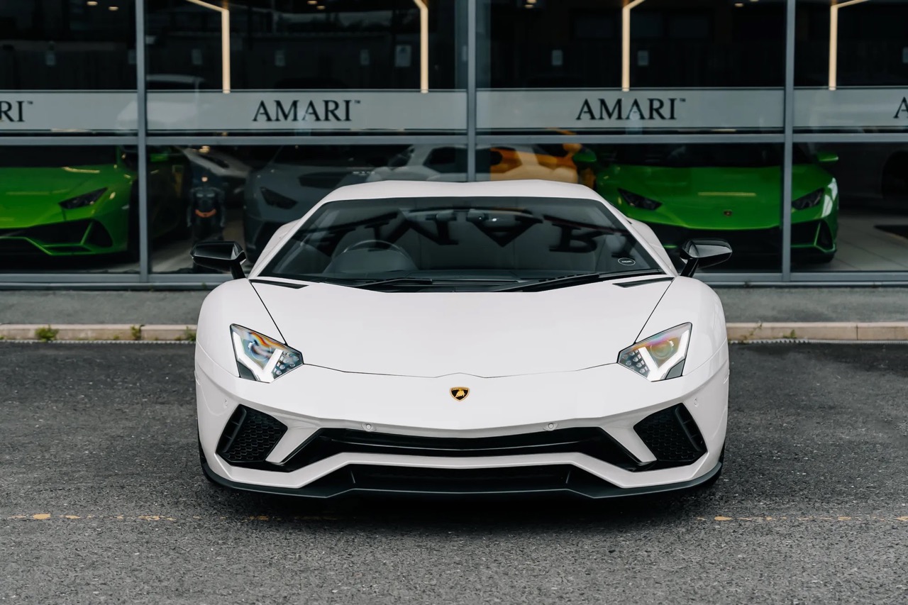 2017 Lamborghini Aventador S, 18/20