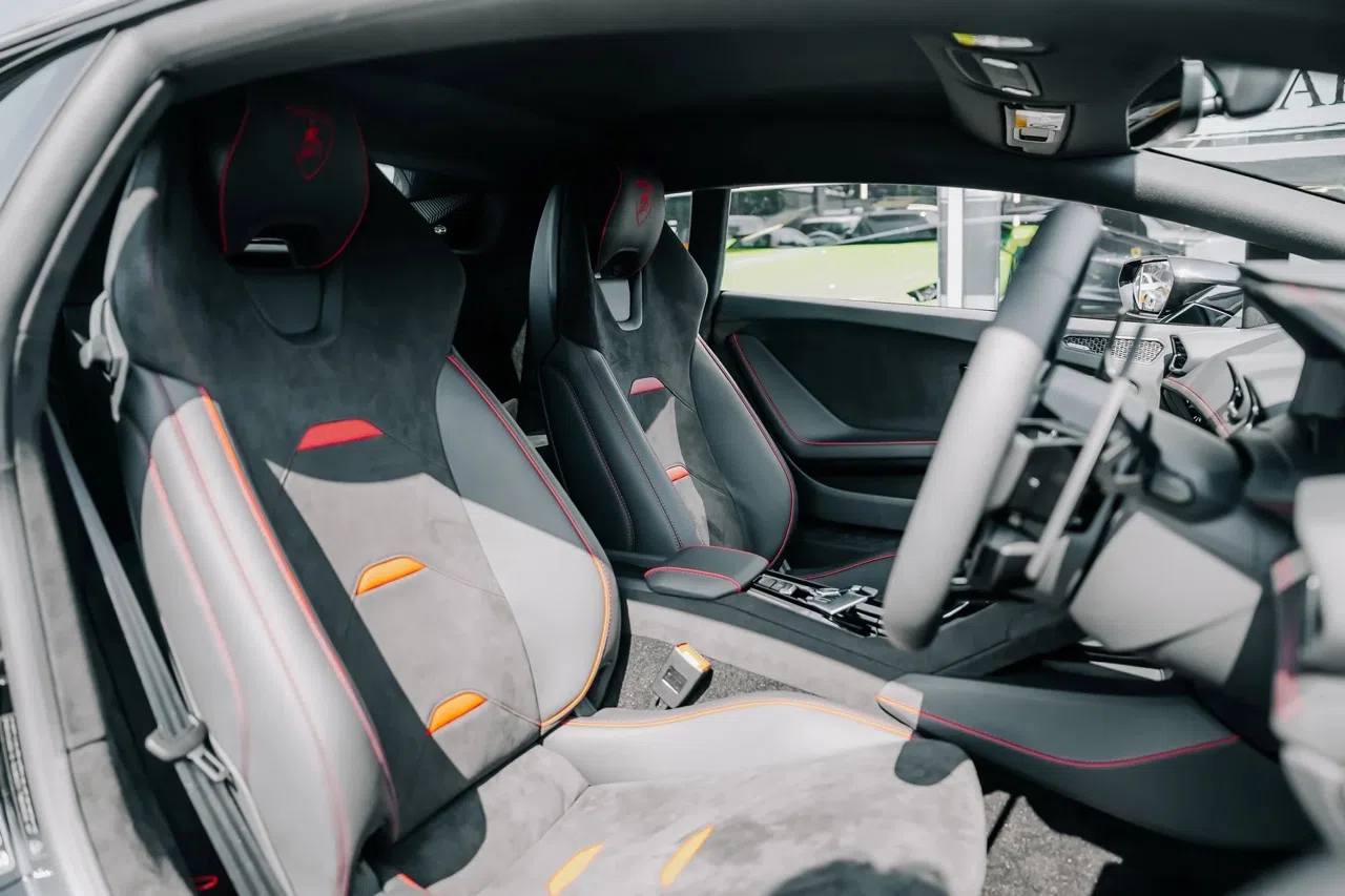 2024 Lamborghini Huracán Tecnica interior, seats, Nero Alcantara