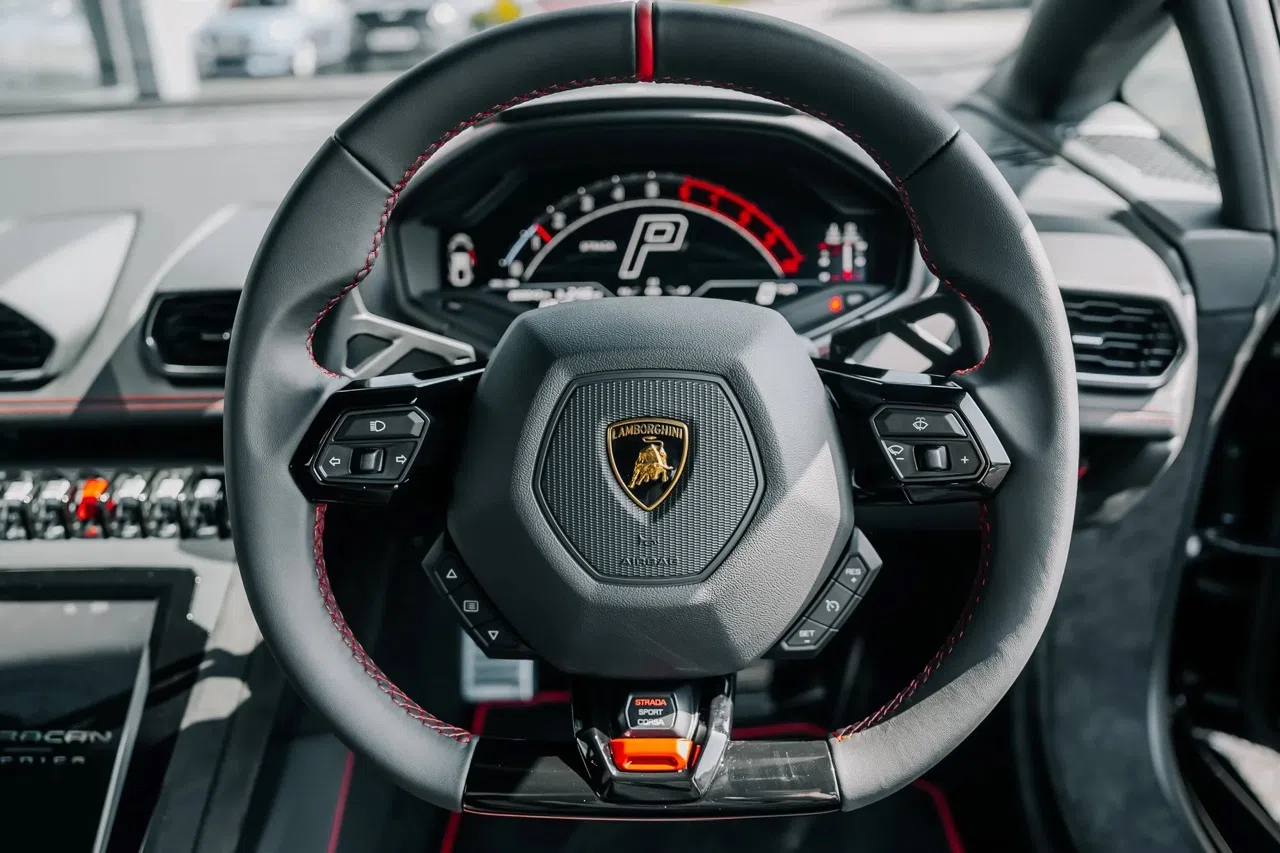 2024 Lamborghini Huracán Tecnica interior, steering wheel, Nero Alcantara