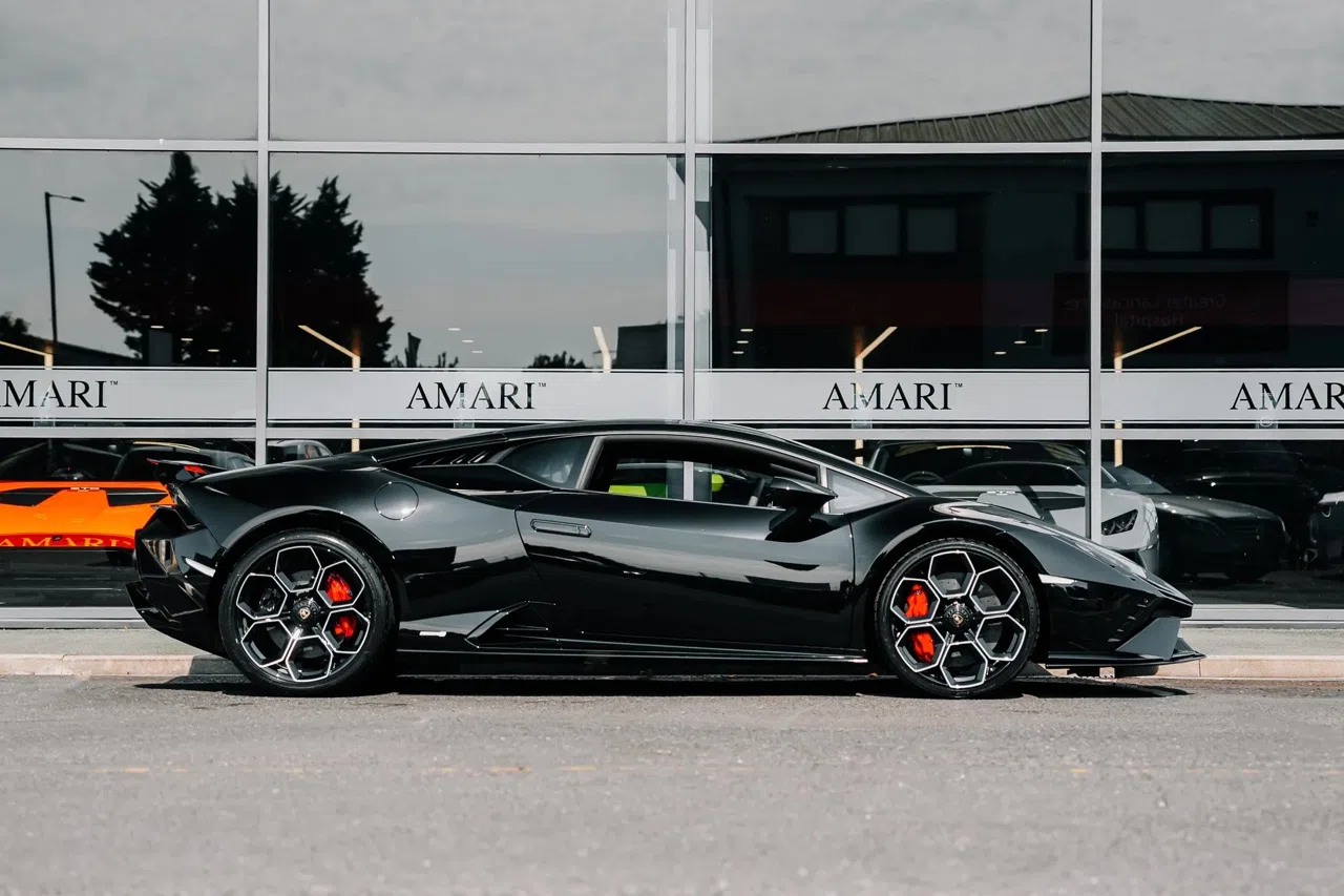 2024 Lamborghini Huracán Tecnica for sale, exterior, Nero Noctis