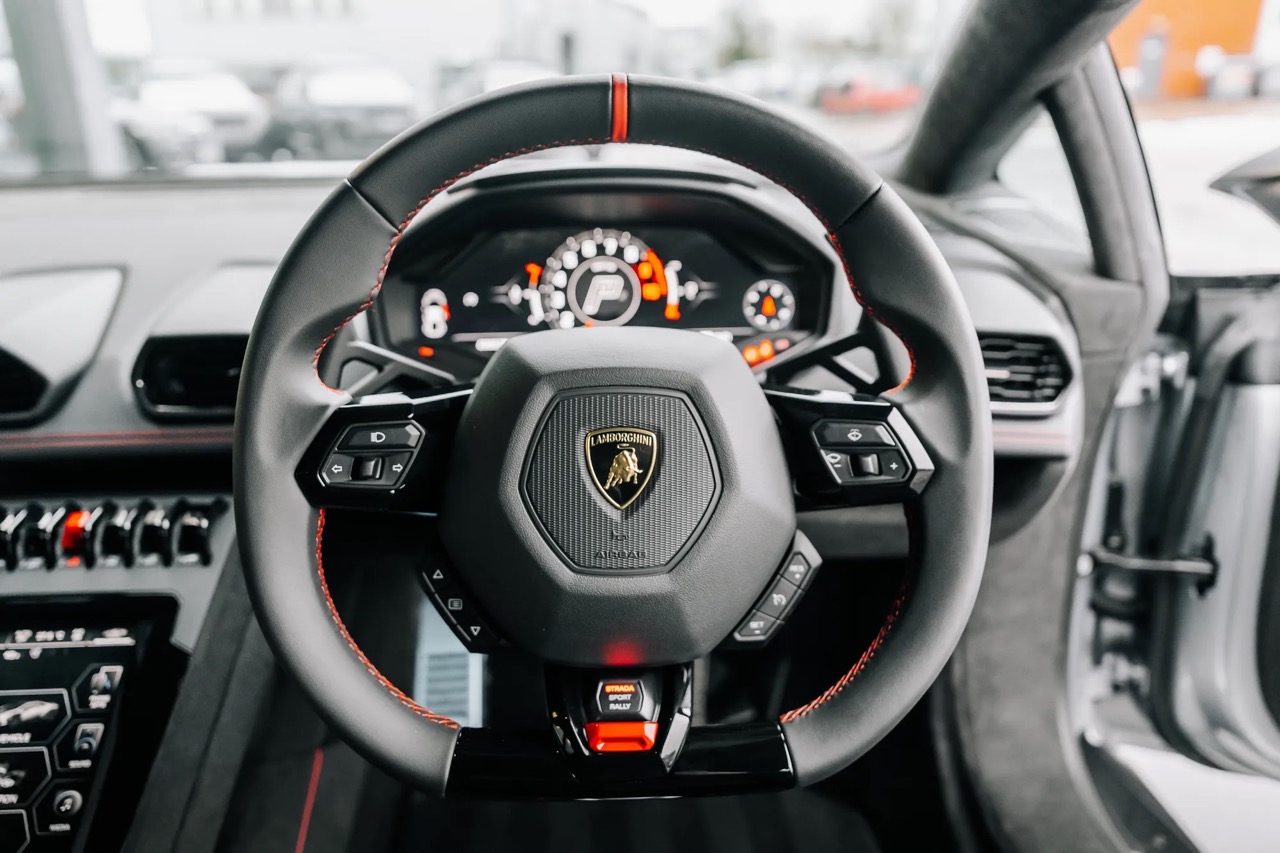 2023 Lamborghini Huracán Sterrato, 5/20