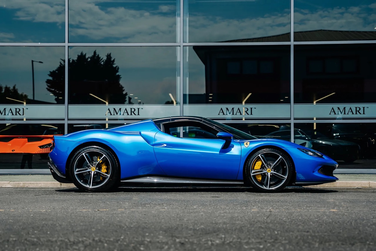 2023 Ferrari 296 GTS, 6/20