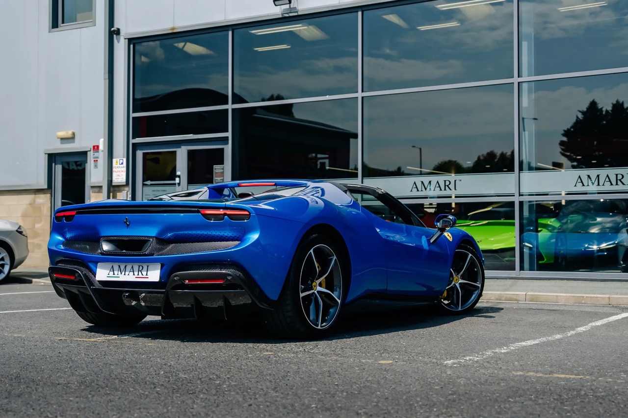 2023 Ferrari 296 GTS, 8/20