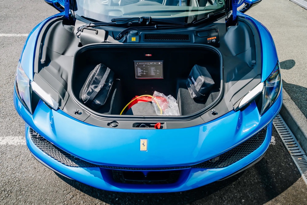 2023 Ferrari 296 GTS, 18/20