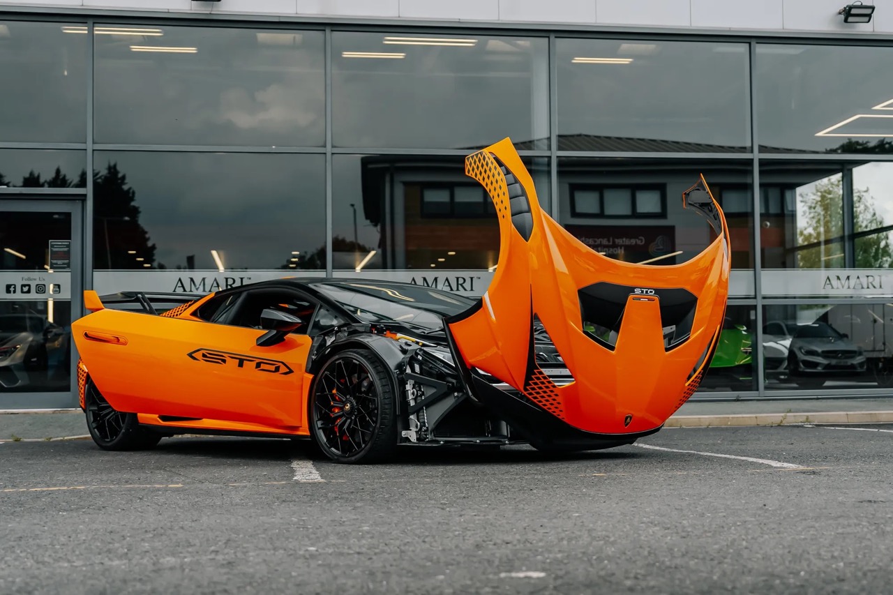 2022 Lamborghini Huracán STO