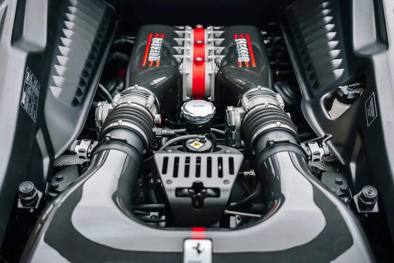 2014 Ferrari 458 Speciale engine