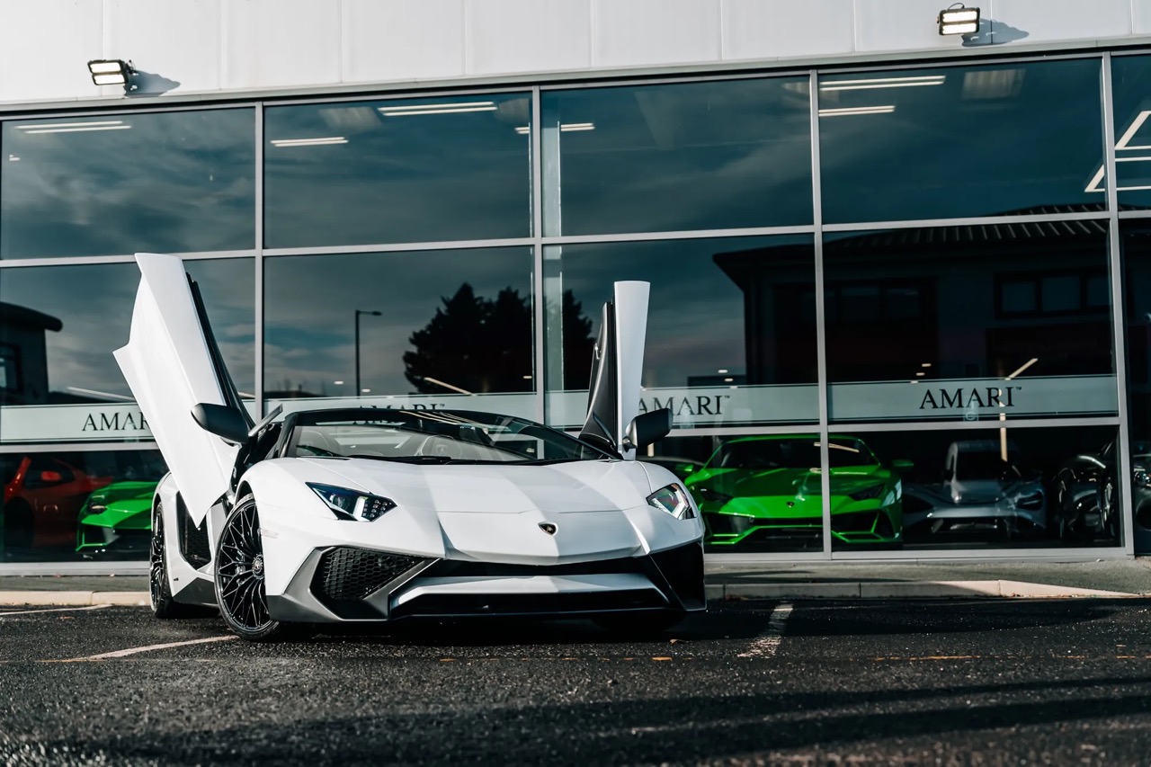 2016 Lamborghini Aventador SV Roadster LP 750-4, 14/20