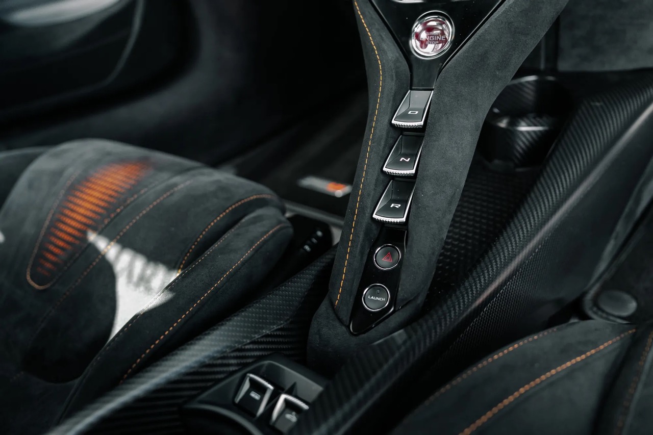 2022 McLaren 765LT Spider, 17/20