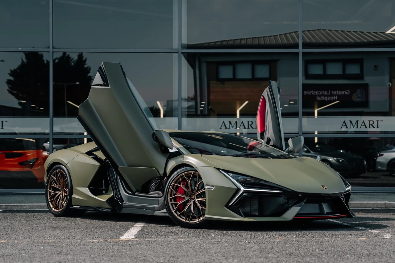 2024 Lamborghini Revuelto
