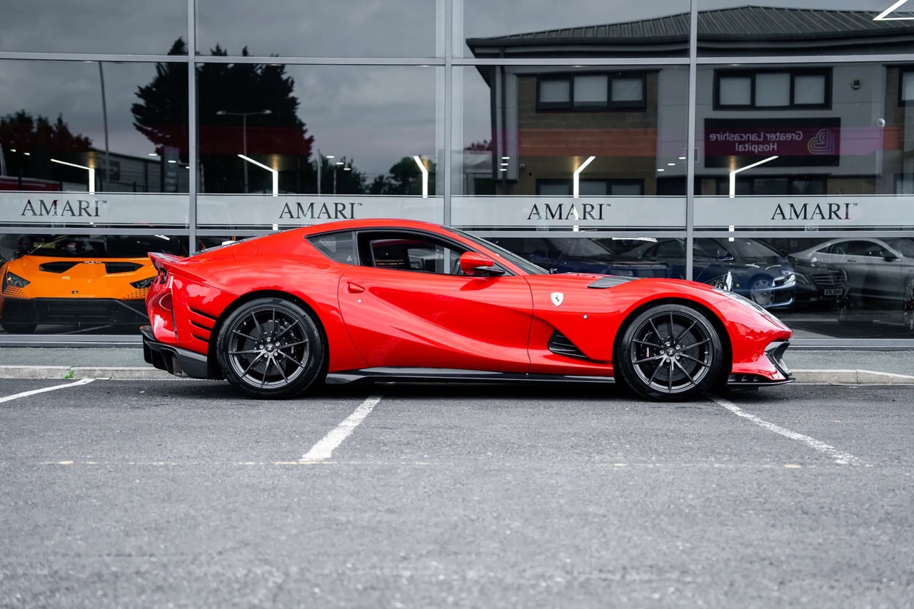 2023 Ferrari 812 Competizione, 2/19