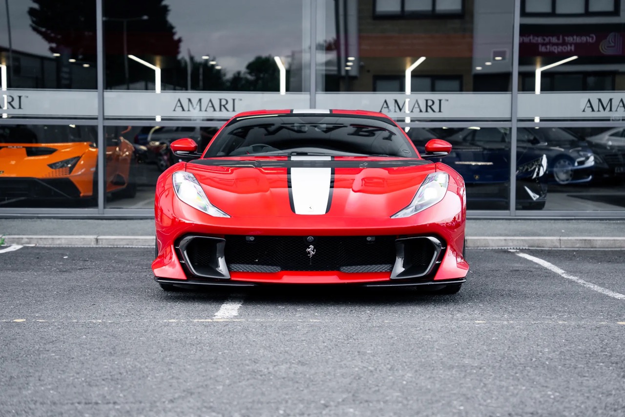 2023 Ferrari 812 Competizione, 3/19