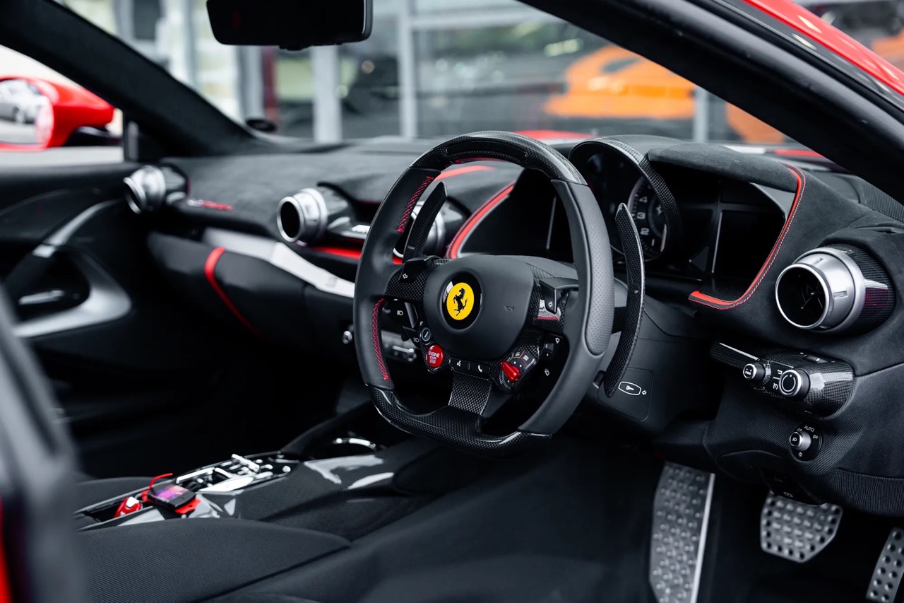 2023 Ferrari 812 Competizione, 6/19