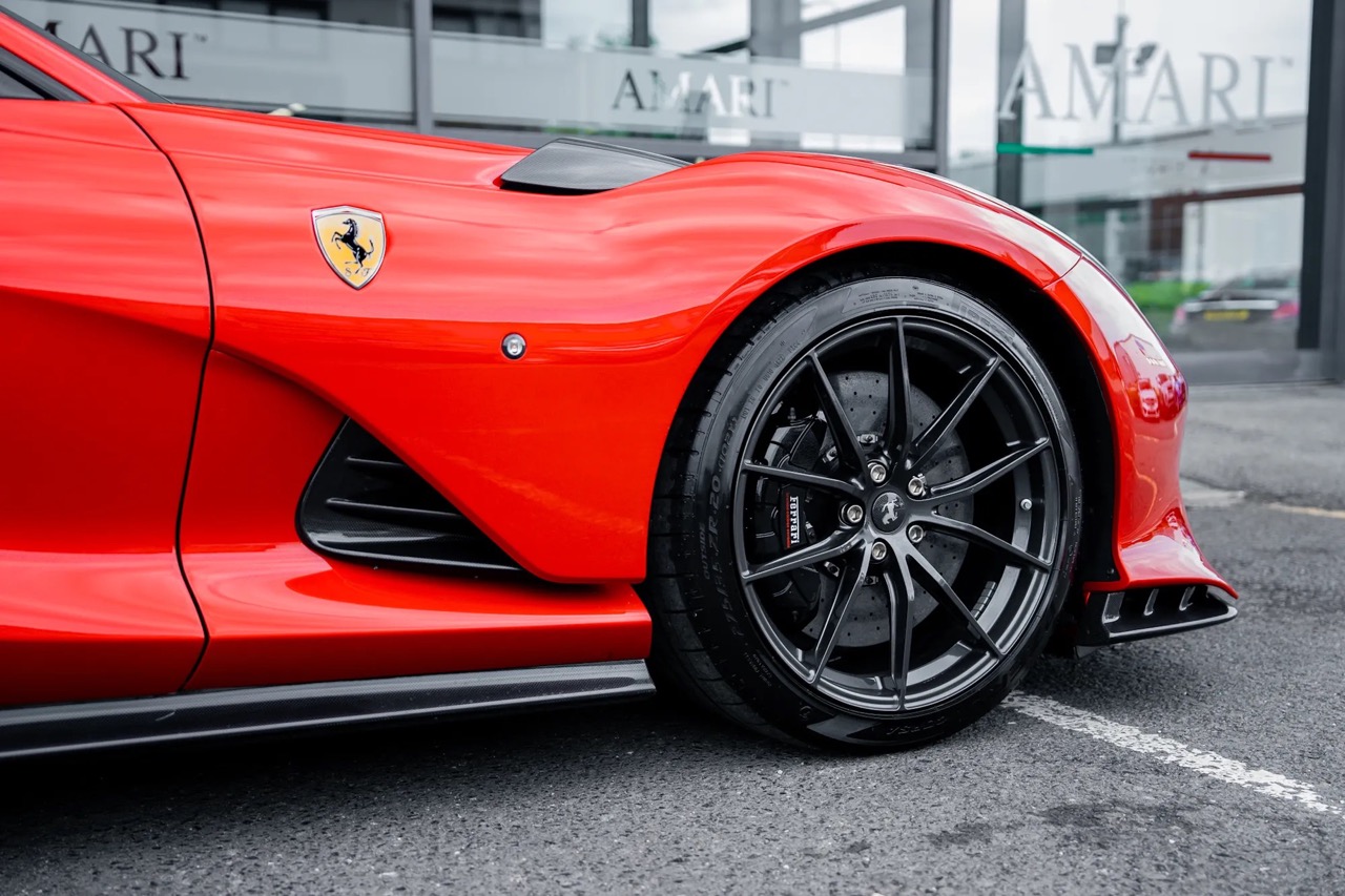 2023 Ferrari 812 Competizione, 8/19
