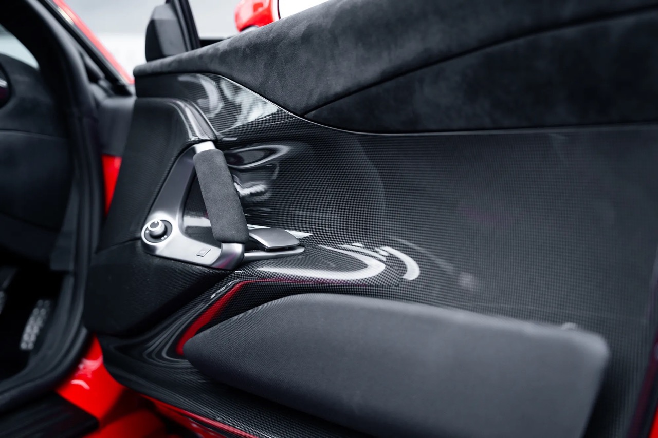 2023 Ferrari 812 Competizione, 12/19