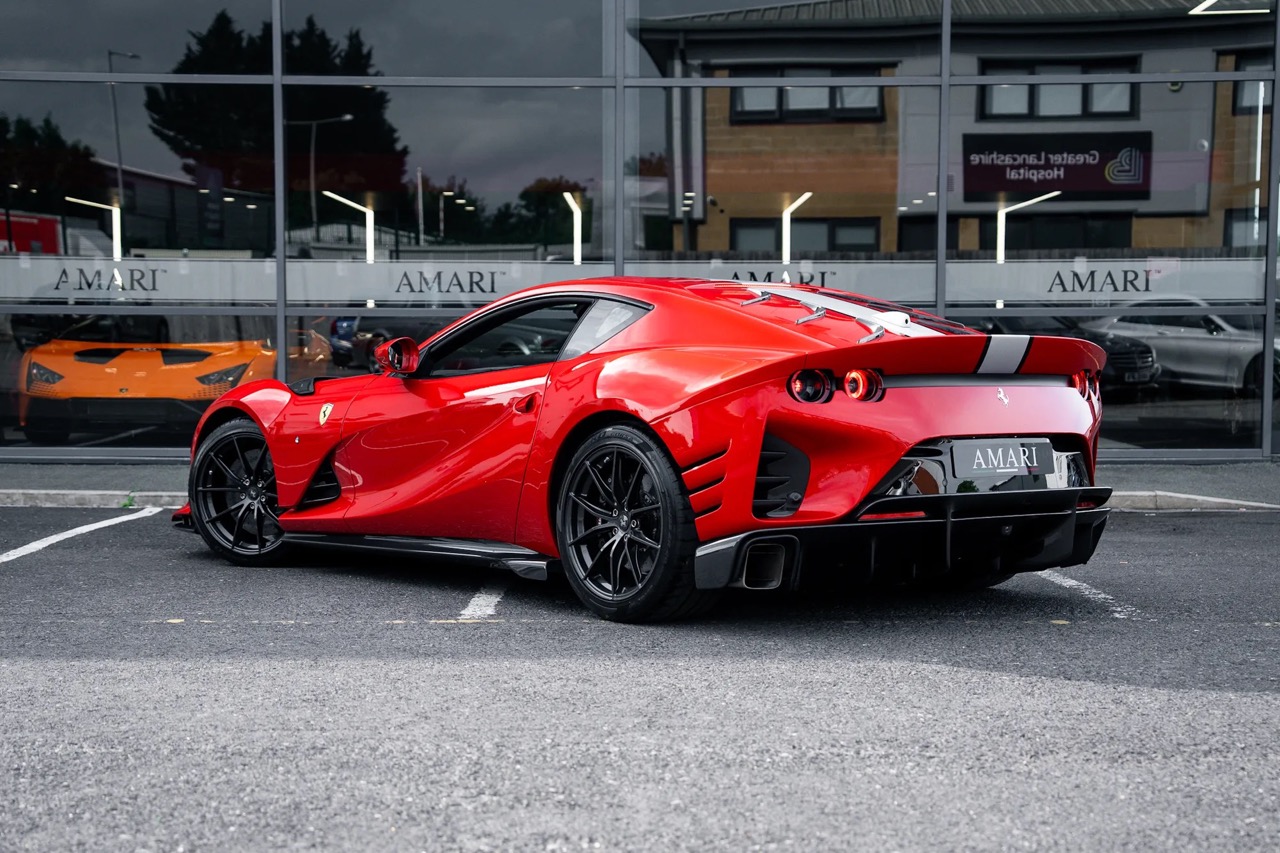 2023 Ferrari 812 Competizione, 19/19