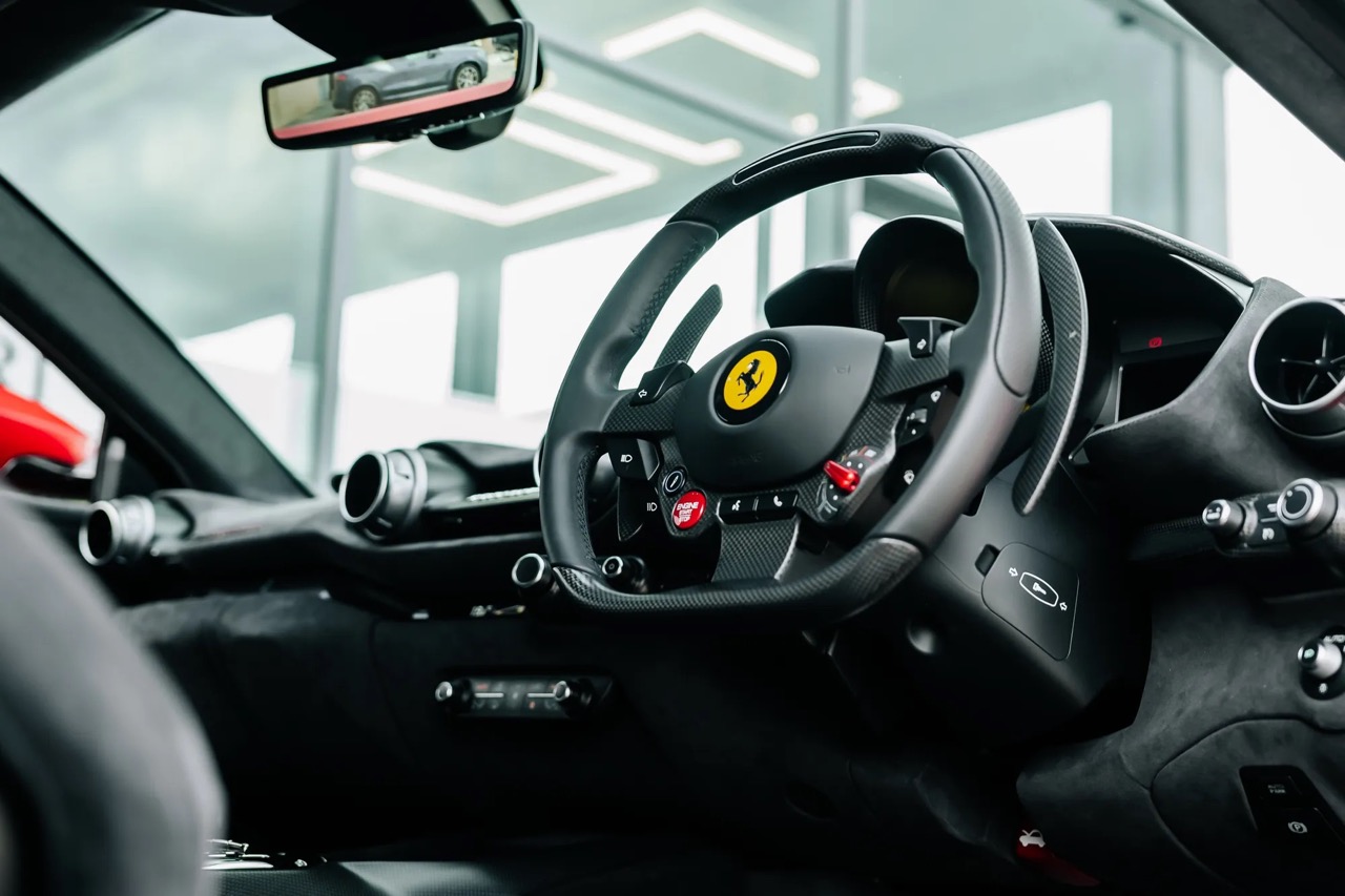 2023 Ferrari 812 Competizione, 5/40
