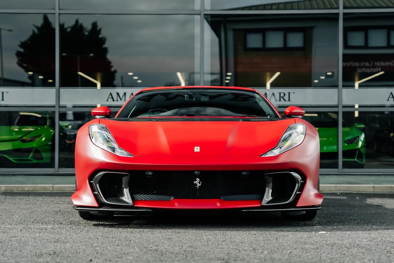 2023 Ferrari 812 Competizione, 8/40