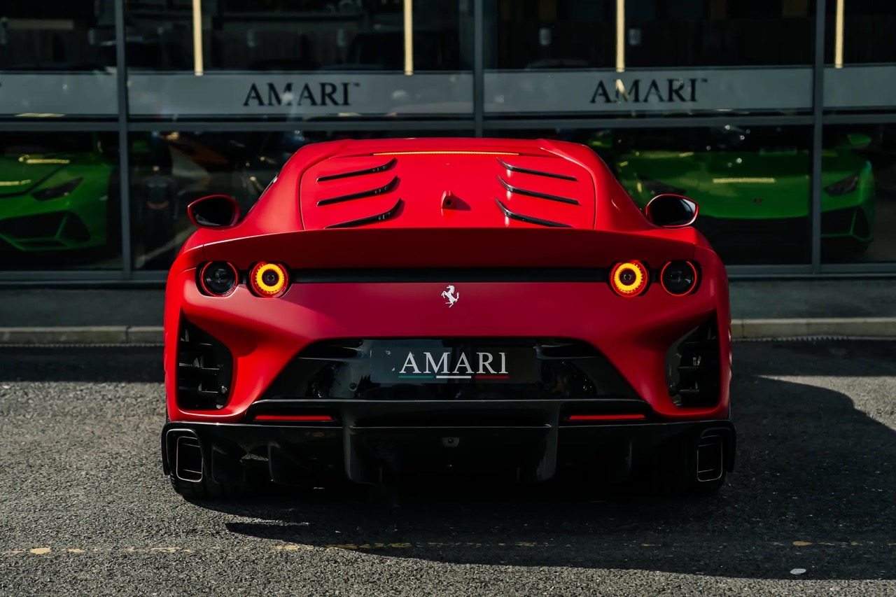 2023 Ferrari 812 Competizione, 9/40