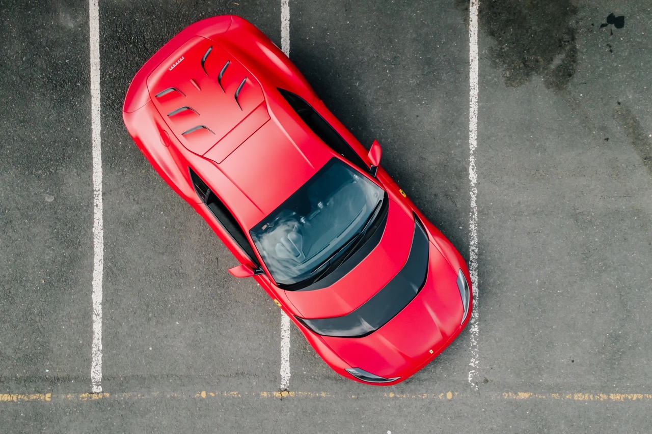 2023 Ferrari 812 Competizione, 13/40