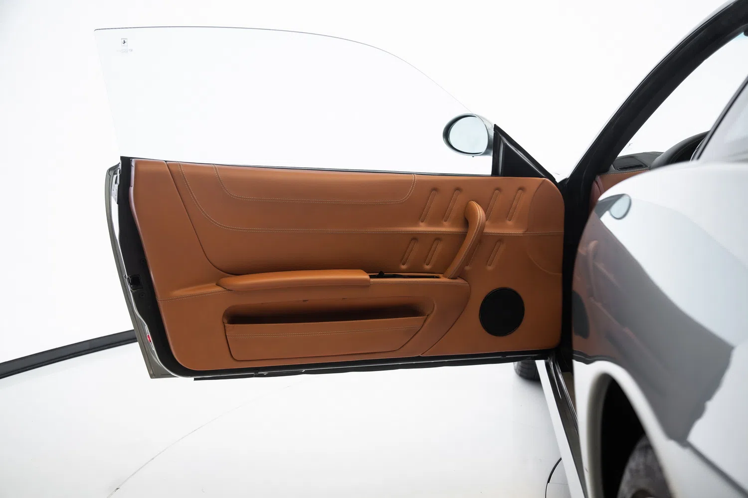2005 Ferrari 575M Maranello interior, door panel