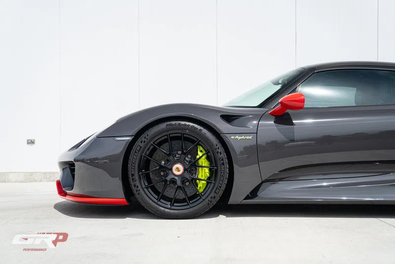 2015 Porsche 918 Spyder, side profile