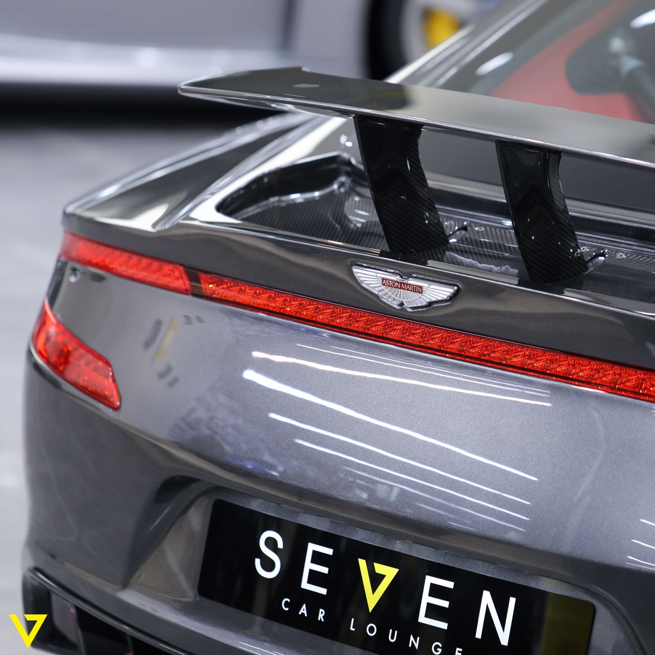 2011 Aston Martin One-77, 7/12