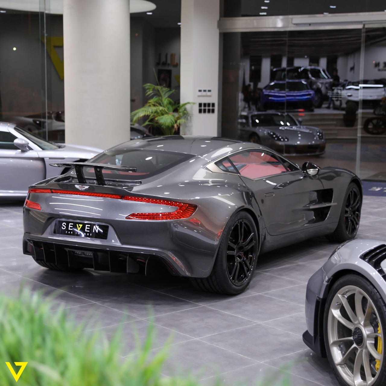 2011 Aston Martin One-77, 8/12