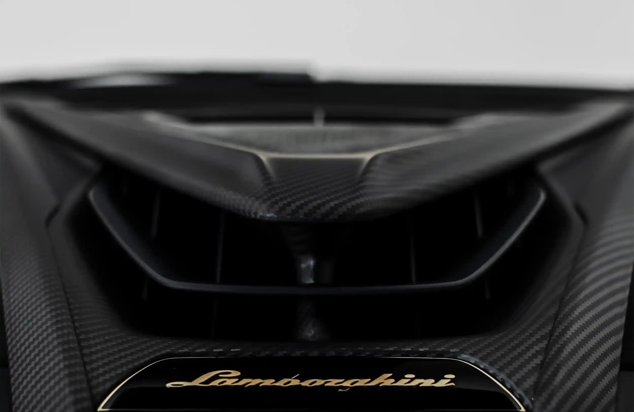 2024 Lamborghini Revuelto, 11/20